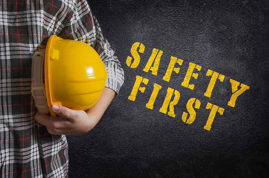 Read more about the article Roofing Safety Tips