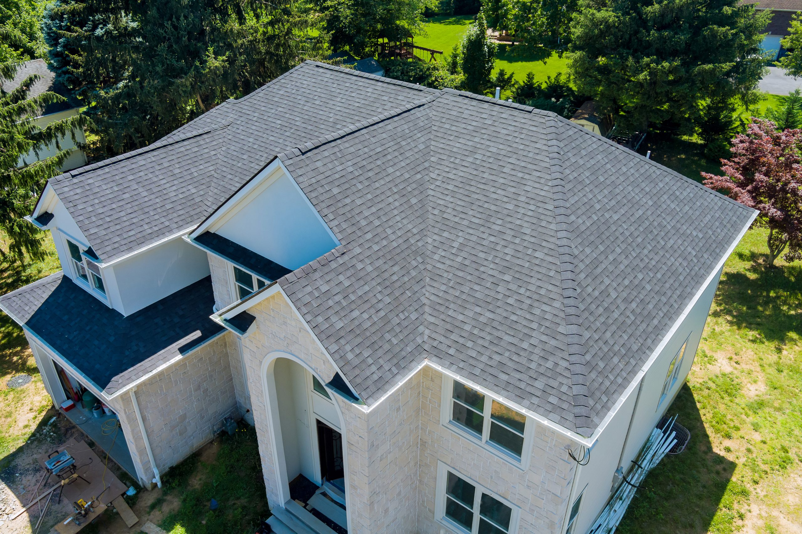 Read more about the article Why Are Asphalt Shingles The Most Popular Choice In Roofing?￼